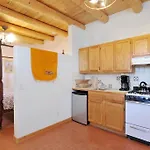 Casita Bee, Private Retreat In Сasa de vacaciones *