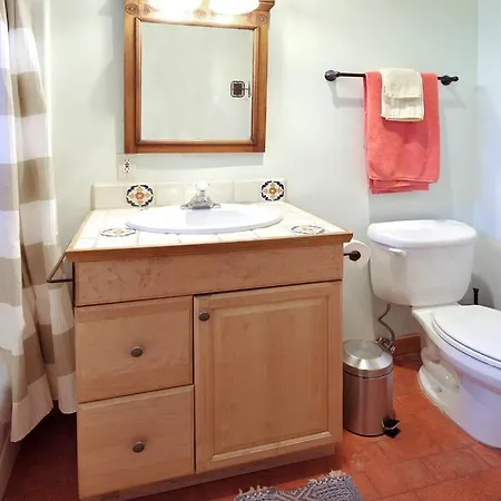 Casita Bee, Private Retreat In Holiday home