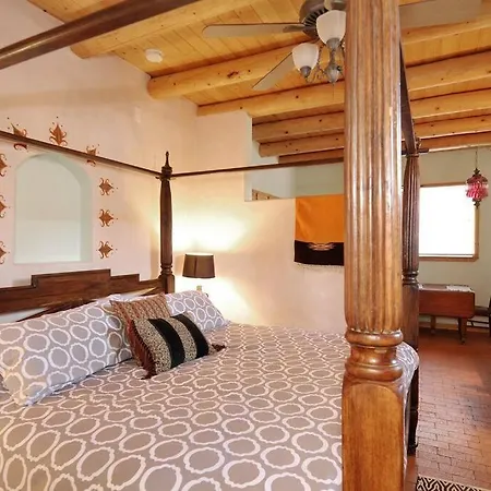 Casita Bee, Private Retreat In Holiday home Santa Fe