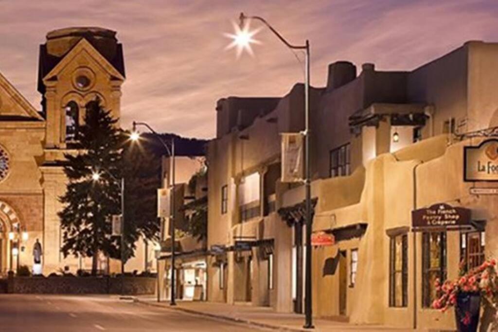 Casita Bee, Charmer Santa Fe